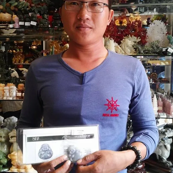 Anh Phát Tài - khách hàng mua Di lạc Phỉ Thúy xanh tía S863
