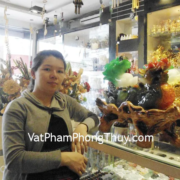 Chú Hoàn - khách hàng mua Tỳ hưu chiêu tài nạp phước E012