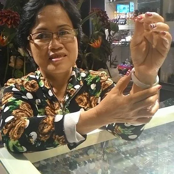 Cô Tâm - khách hàng mua vòng ngọc Phỉ Thúy VM108-S5-11550