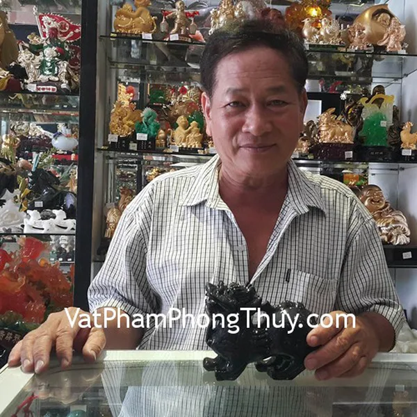 Chú Thạch - khách hàng mua tỳ hưu bắc kinh đen trung BKD-M