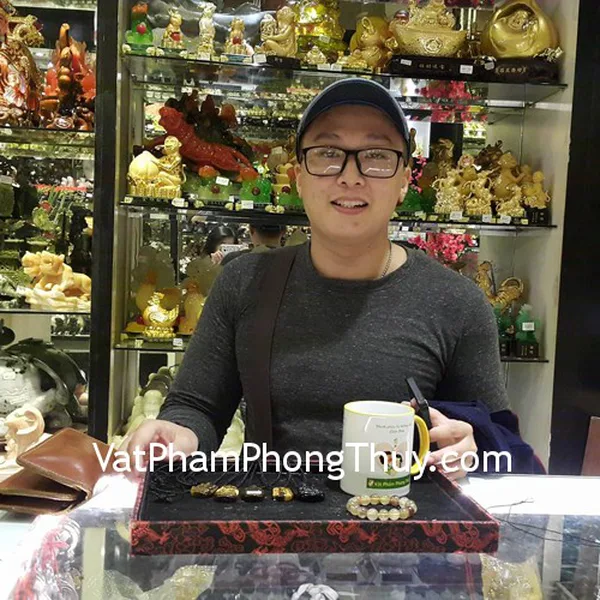 Anh Quang - khách hàng mua Phật Bản Mệnh 12 con giáp và vòng tay đá thạch anh tóc vàng S6227-1418