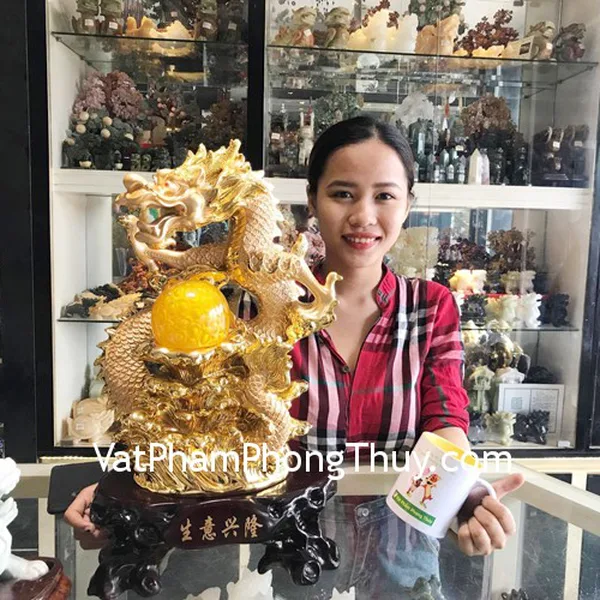 Chị Phụng - khách hàng mua  Rồng vàng sanh ý hưng long G098A