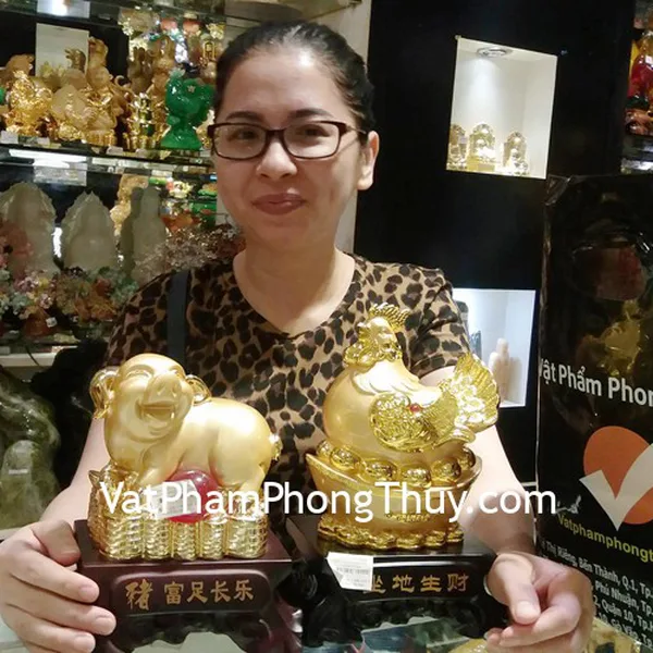 Chị Thủy - Khách hàng mua Gà ấp trứng vàng G074A và Heo vàng phú quý H387G