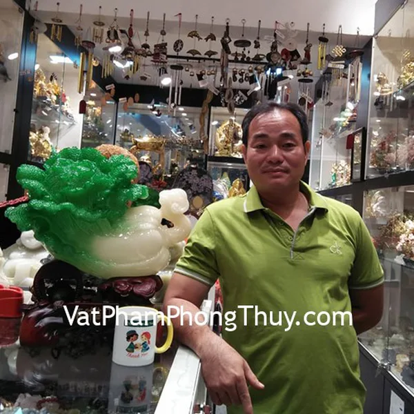 Anh Đức- khách hàng mua tượng bắp cải xanh có thiềm thừ dưới đế gỗ H177G
