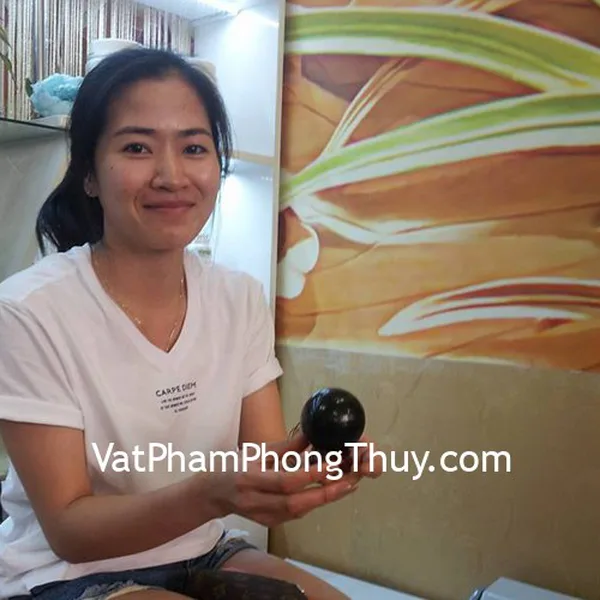 Chị Quí- khách hàng mua quả cầu đá hắc ngà GM151-1296