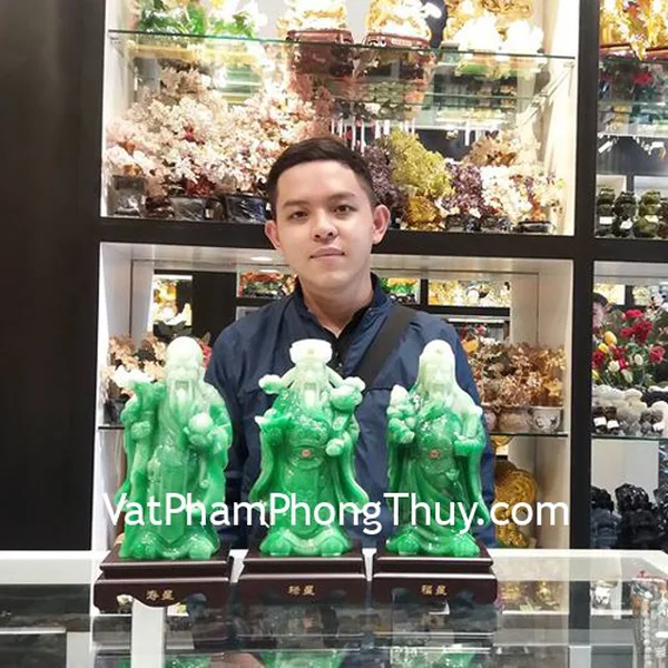 Anh Nhân - khách hàng mua tượng Phúc - Lộc - Thọ C151A và hồ lô khảm bát quái D244