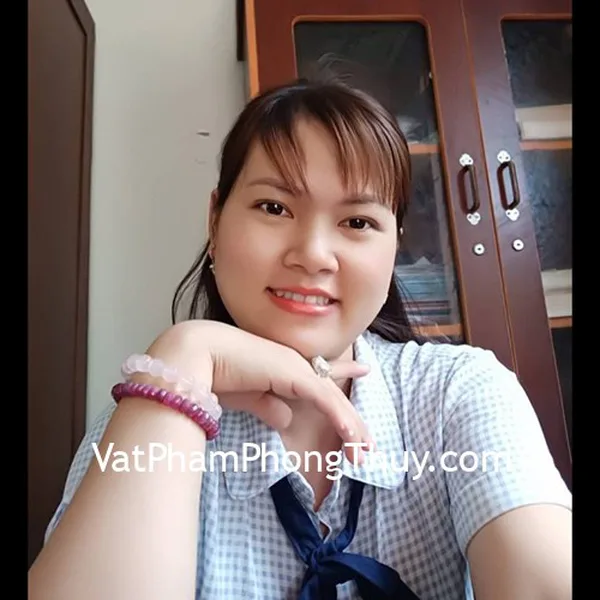 Chị Ly - khách hàng mua chuỗi ruby vát cạnh S879-24180