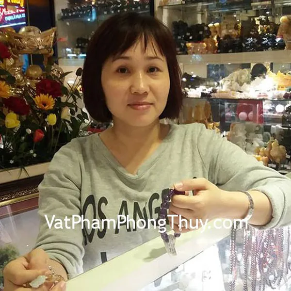 Cô Sét - khách hàng mua chuỗi thạch anh tím nhạt S6215-S5-941
