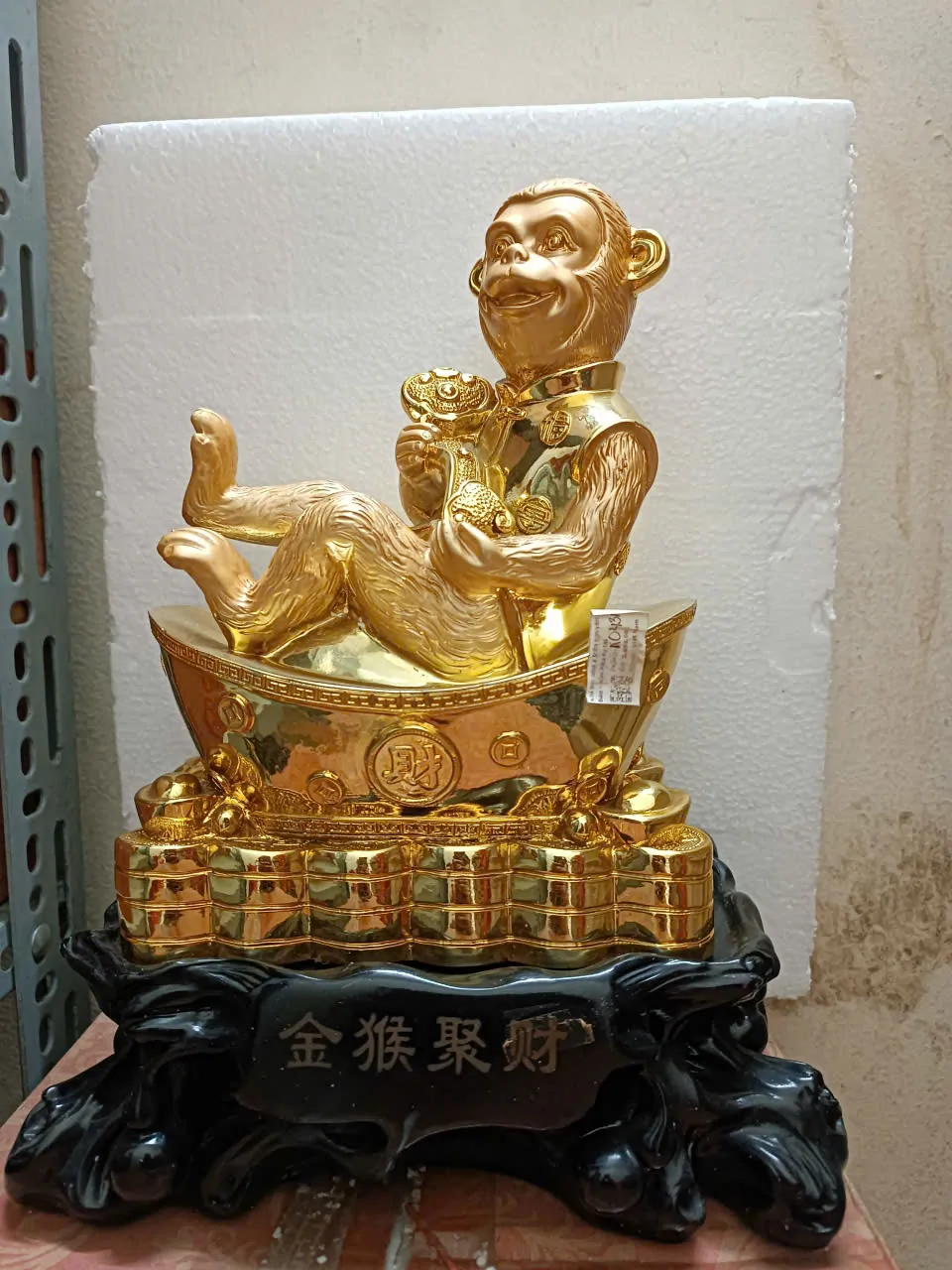 Khỉ ôm như ý trên nguyên bảo - kim hầu tụ tài K043M