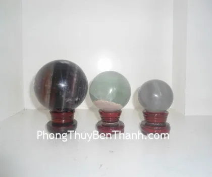 Quả cầu đá dạ quang xanh tím (đom đóm) M186-S4-1966