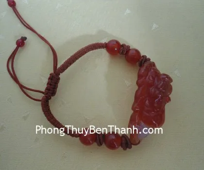 Dây rút Tỳ Hưu đá mã não đỏ trên lá-4 hạt S033