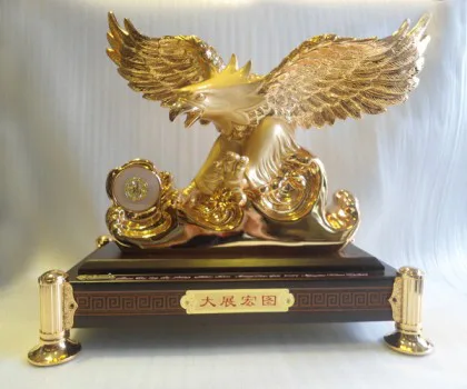 Đại bàng vàng đế gỗ vuông lơn - đại triển hồng đồ A164