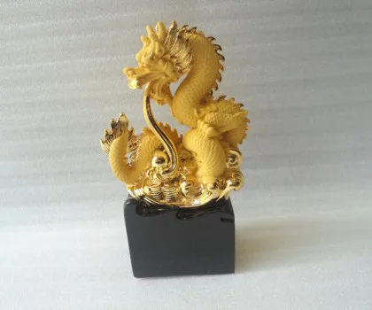 Rồng vàng sa kim nhỏ trên đế đá đen - thần long, vương giả chí tôn, mẫn ry bao dung K156M