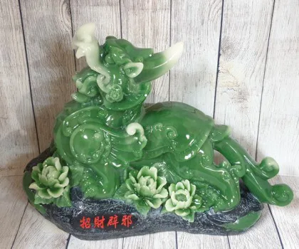 Tỳ hưu xanh ngọc bích trên tảng ngọc có mẫu đơn khủng - Chiêu Tài Bích Tà LN039