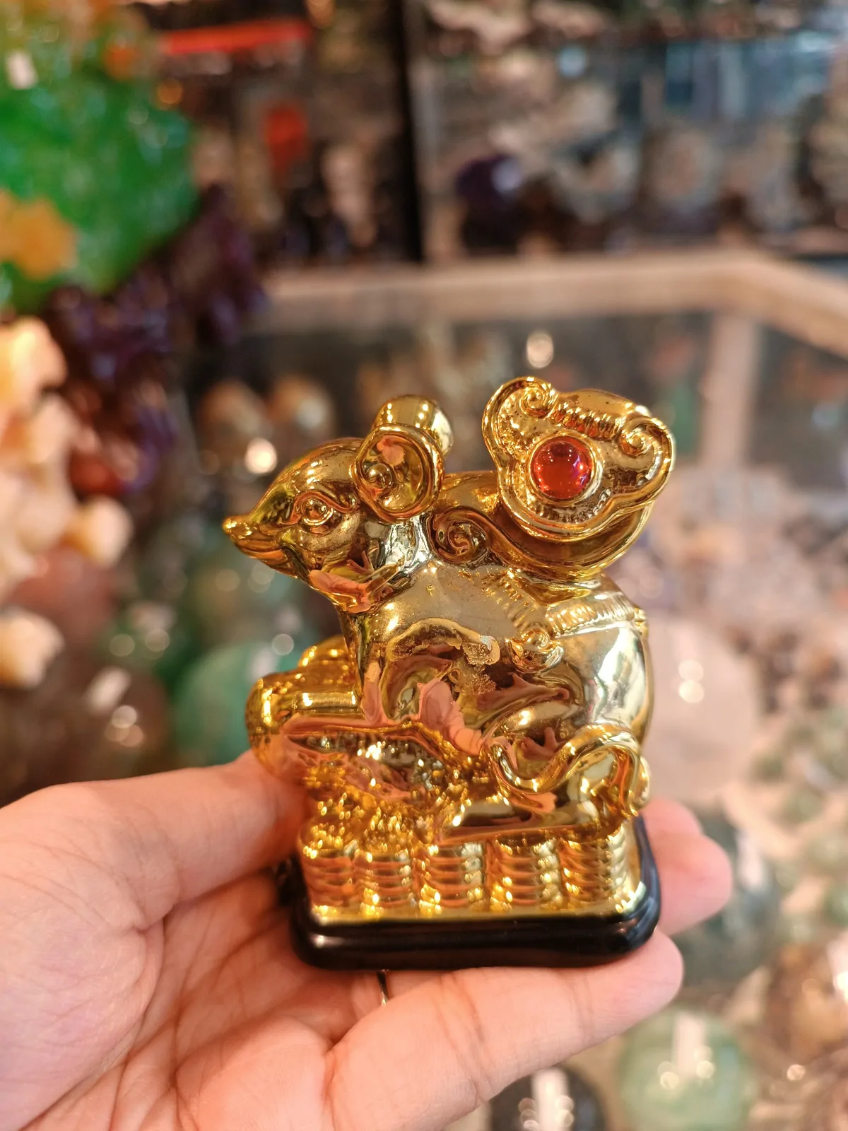 Chuột vàng dán xe cõng như ý TM026