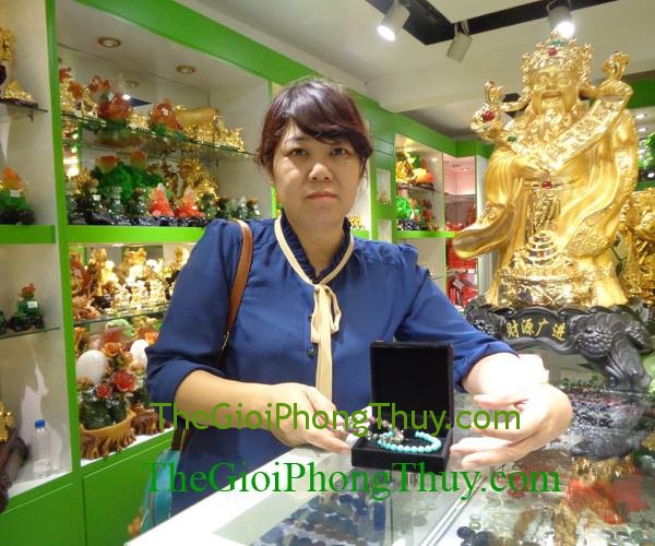 Chị Hạnh - khách hàng mua Chuổi đá Thiên Hà và Chuổi thạch anh Ưu Linh