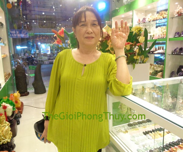 Cô Ánh - Khách hàng mua vòng đeo tay ngọc Phỉ Thúy FS6159