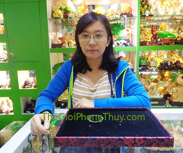 Chị Thư - Khách Hàng mua Chuỗi Phỉ Thúy xanh đậm A+ 8 li 23 hạt FS6398