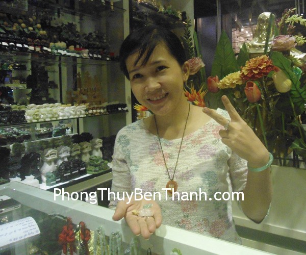 Chị Tuyền - khách hàng mua nhện Hoàng Long tam thể S769 và ve ngọc Myanmar S2011