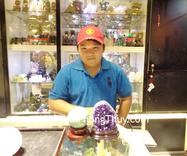 Cha con Anh Minh - khách hàng mua Quả cầu ngọc xanh Đông linh DT184-S4-3815, Bông thạch anh tím H089-7854