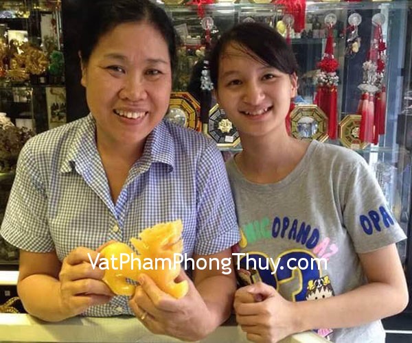 Chị Phượng- khách hàng mua tỳ hưu đá ngọc Hoàng Long DT115