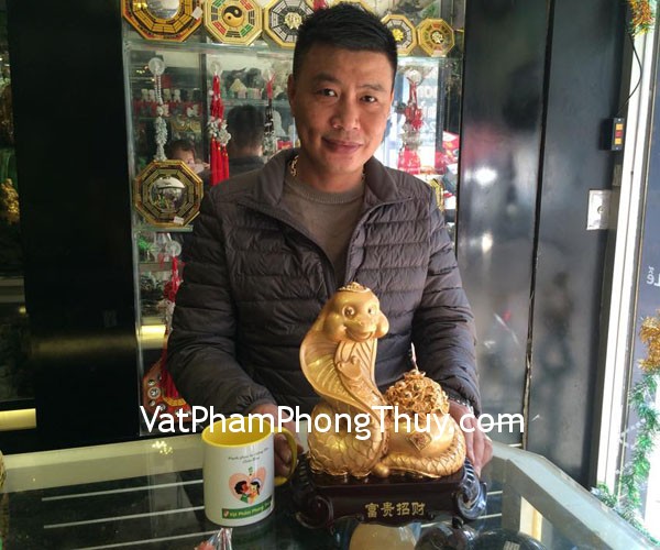 Anh Thắng- khách hàng mua rắn vàng phú quý chiêu tài H431G