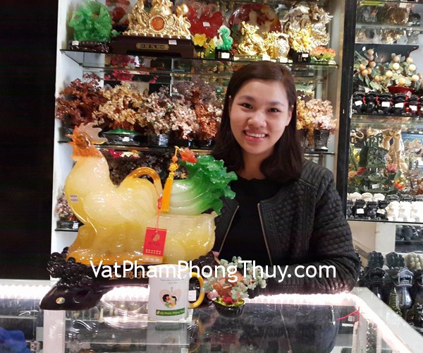 Chị Hương - khách hàng mua tượng gà vàng kéo cải xanh KC053 và cây tài lộc đông linh nhỏ KC059