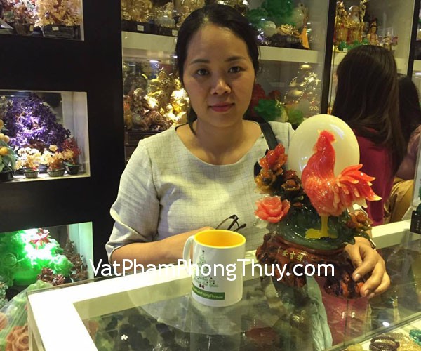 Chị Huyền - khách hàng mua tượng gà đỏ G058A