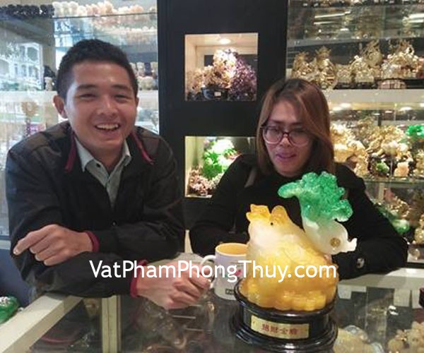 Chị Dung - khách hàng mua tượng thiềm thừ cõng bắp cải G161A